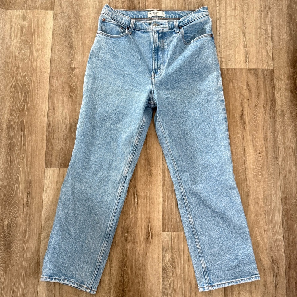 Abercrombie & Fitch Ultra High Rise 90’s Straight